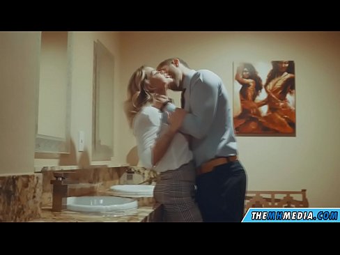 ❤️ Кад те прсата плавуша заведе у јавном тоалету ❤ Прелеп порно на sr.risegame.top